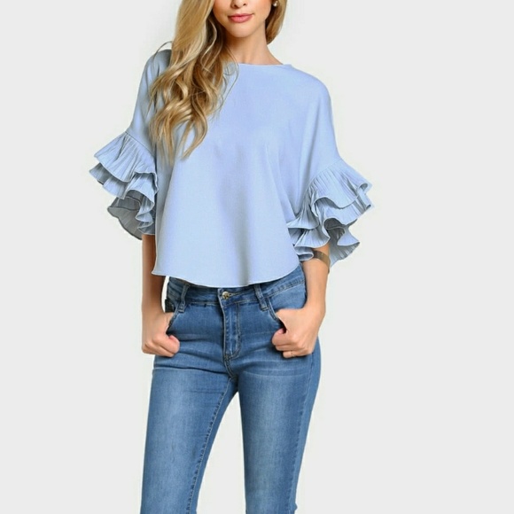👑HOST PICK Pleated Ruffle Sleeve Dolphin Hem Top - Picture 4 of 6